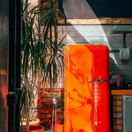 Visuel de l'article L’orange 70s : La couleur tendance qui revisite votre déco ! • decoSense.fr
